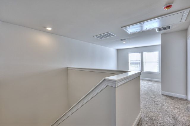 1250 Bluffton Cir, Clarksville, TN 37043