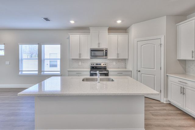 1250 Bluffton Cir, Clarksville, TN 37043