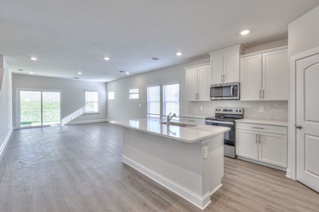 1250 Bluffton Cir, Clarksville, TN 37043