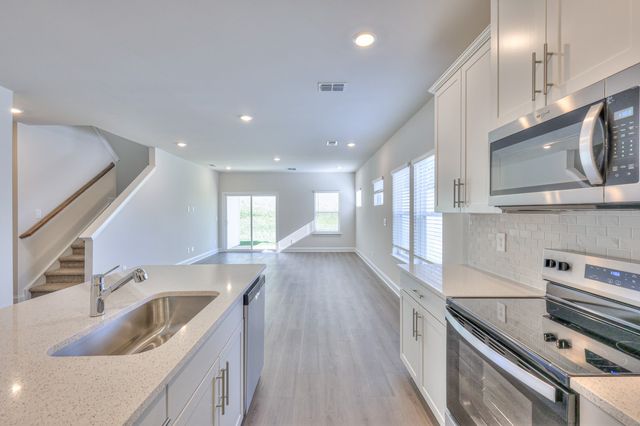 1250 Bluffton Cir, Clarksville, TN 37043
