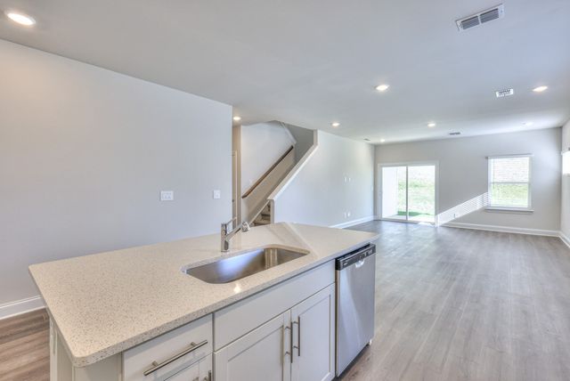 1250 Bluffton Cir, Clarksville, TN 37043