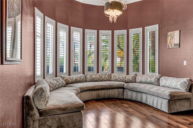 8113 Sapphire Bay Circle, Las Vegas, NV 89128