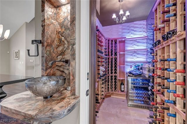 8113 Sapphire Bay Circle, Las Vegas, NV 89128