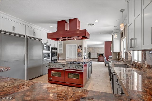 8113 Sapphire Bay Circle, Las Vegas, NV 89128