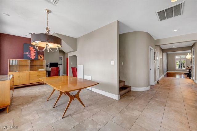 8113 Sapphire Bay Circle, Las Vegas, NV 89128