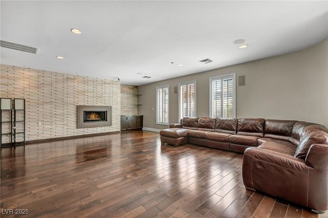 8113 Sapphire Bay Circle, Las Vegas, NV 89128