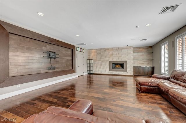 8113 Sapphire Bay Circle, Las Vegas, NV 89128