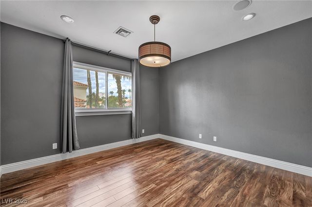 8113 Sapphire Bay Circle, Las Vegas, NV 89128