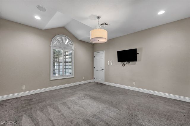 8113 Sapphire Bay Circle, Las Vegas, NV 89128