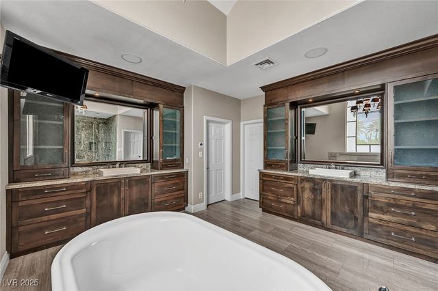 8113 Sapphire Bay Circle, Las Vegas, NV 89128