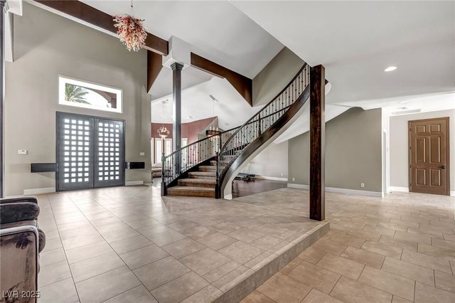 8113 Sapphire Bay Circle, Las Vegas, NV 89128