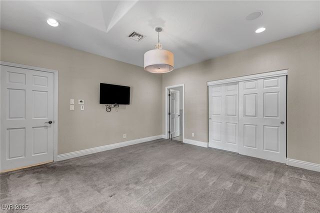 8113 Sapphire Bay Circle, Las Vegas, NV 89128