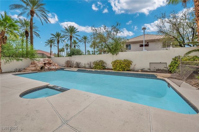 8113 Sapphire Bay Circle, Las Vegas, NV 89128