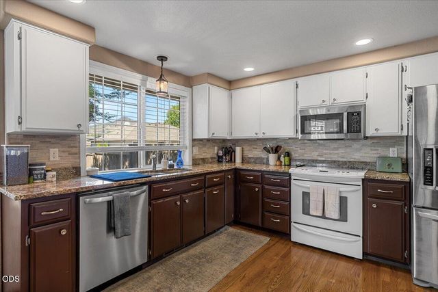 3511 Blue Blossom Drive, Medford, OR 97504
