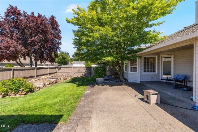 3511 Blue Blossom Drive, Medford, OR 97504