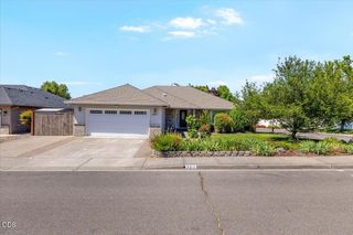 3511 Blue Blossom Drive, Medford, OR 97504