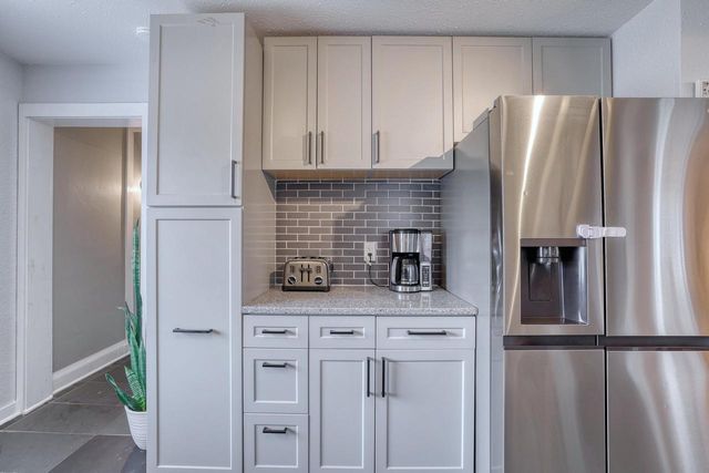 1473 S 90th STREET, West Allis, WI 53214