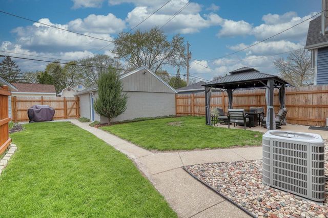 1473 S 90th STREET, West Allis, WI 53214