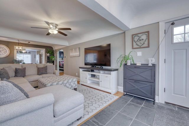 1473 S 90th STREET, West Allis, WI 53214