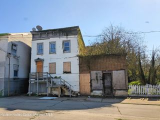 225 1/2 Columbia Street, Hudson, NY 12534