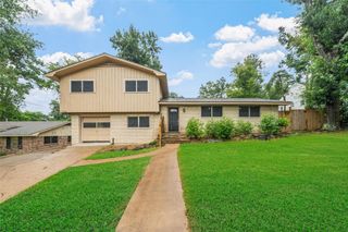 1911 Avenue O, Huntsville, TX 77340
