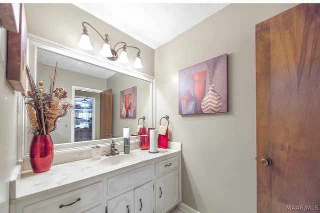 1204 KENWOOD Court, Prattville, AL 36067