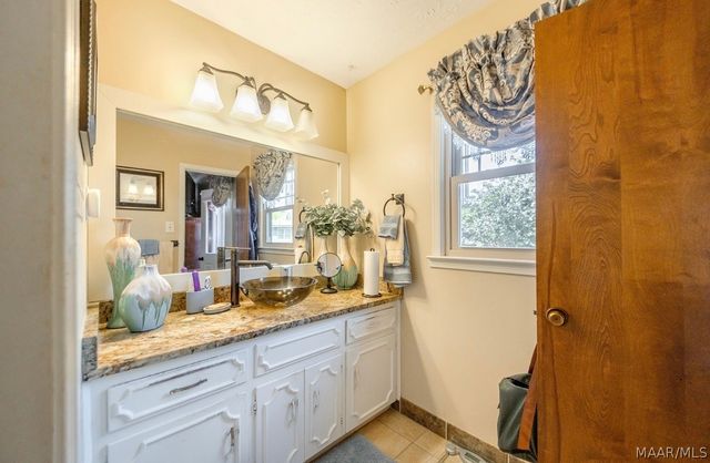 1204 KENWOOD Court, Prattville, AL 36067
