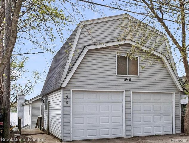 1940 S Ortonville Road, Brandon Charter Township, MI 48462
