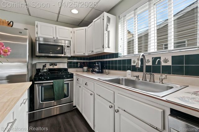 1940 S Ortonville Road, Brandon Charter Township, MI 48462