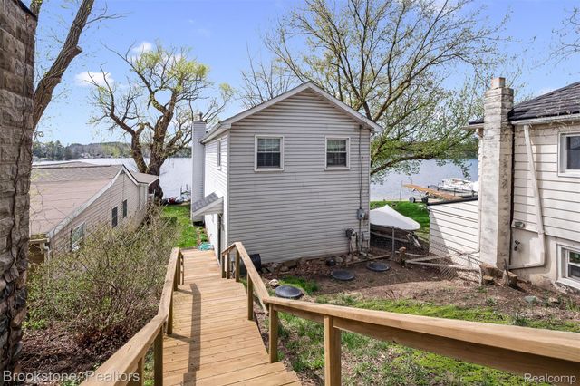 1940 S Ortonville Road, Brandon Charter Township, MI 48462