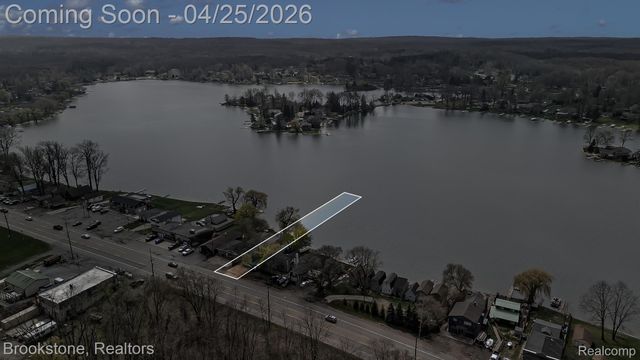 1940 S Ortonville Road, Brandon Charter Township, MI 48462