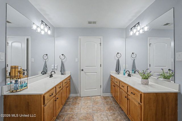 3169 Bridge Moore Drive, Nesbit, MS 38651