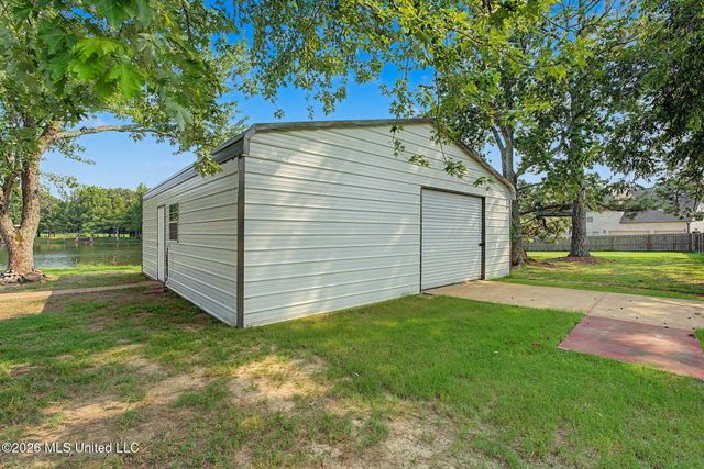 3169 Bridge Moore Drive, Nesbit, MS 38651