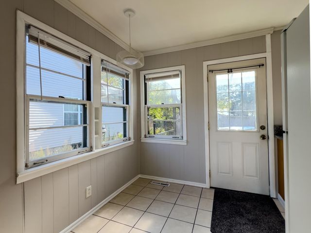 87 Charleston Avenue, Columbus, OH 43214