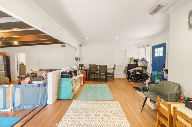 2358 Snowden Avenue, Long Beach, CA 90815