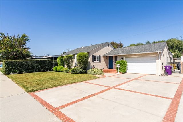 2358 Snowden Avenue, Long Beach, CA 90815