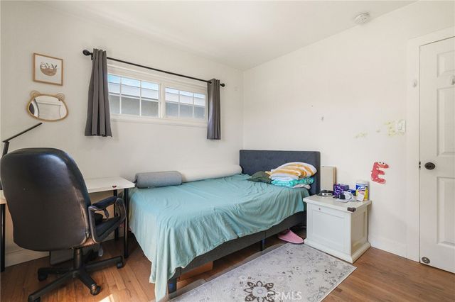 2358 Snowden Avenue, Long Beach, CA 90815