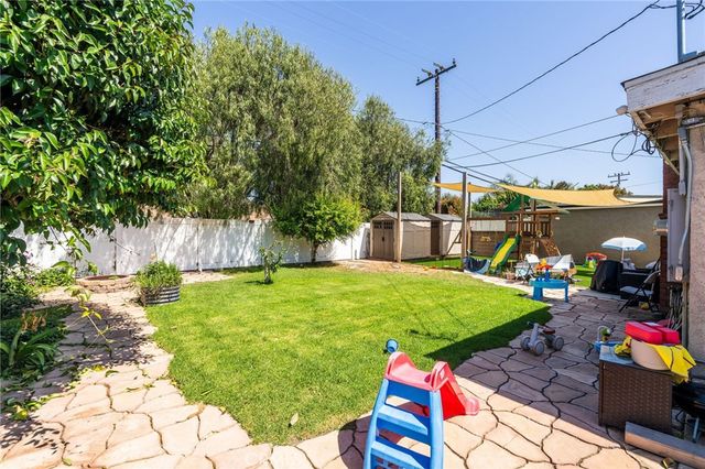 2358 Snowden Avenue, Long Beach, CA 90815