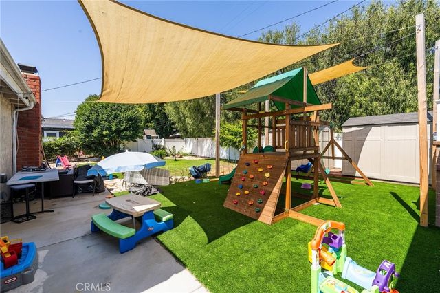 2358 Snowden Avenue, Long Beach, CA 90815