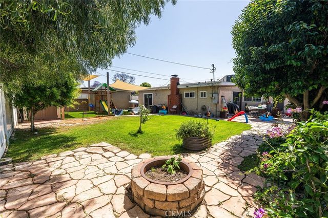 2358 Snowden Avenue, Long Beach, CA 90815