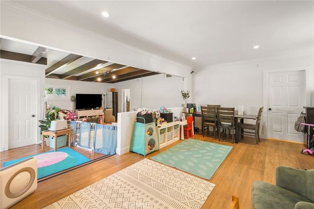 2358 Snowden Avenue, Long Beach, CA 90815