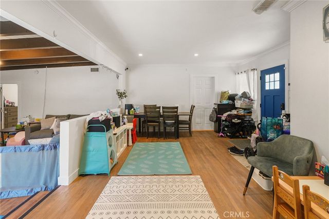 2358 Snowden Avenue, Long Beach, CA 90815