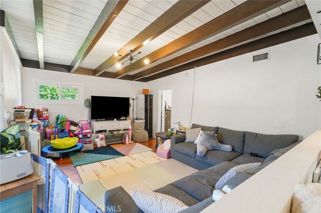 2358 Snowden Avenue, Long Beach, CA 90815