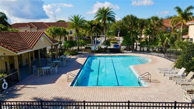 5300 PARADISE CAY CIRCLE, Kissimmee, FL 34746