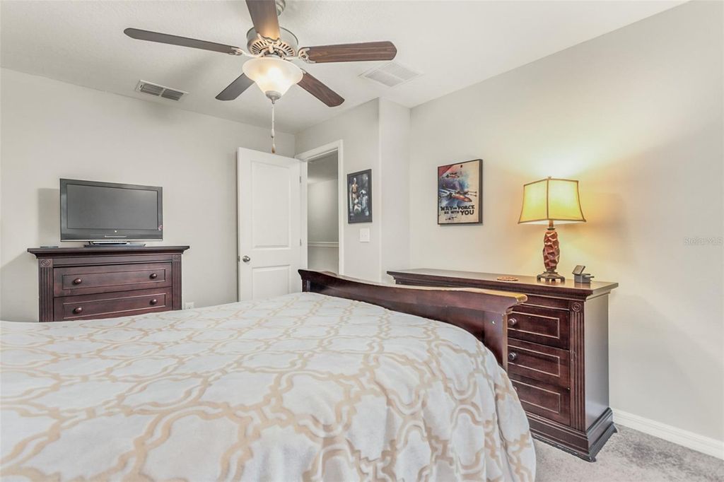 Image 17 of property listing at 10642 LAKE MONTAUK DRIVE, Riverview, FL 33578