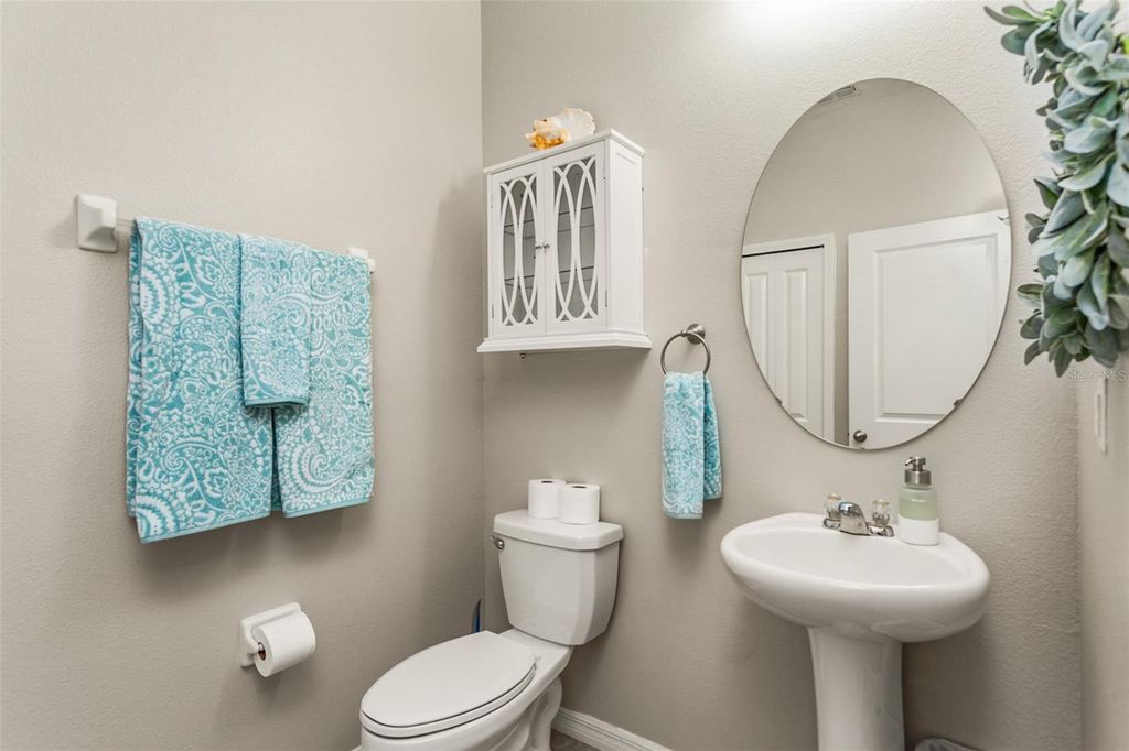 Image 20 of property listing at 10642 LAKE MONTAUK DRIVE, Riverview, FL 33578