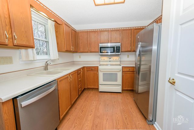 1221 N Saybrook Lane, Muncie, IN 47304