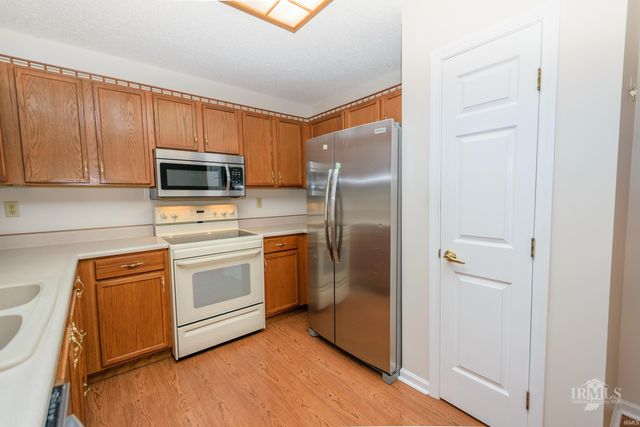 1221 N Saybrook Lane, Muncie, IN 47304