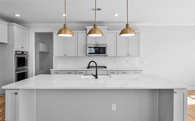 5504 Penguin Drive, Summerfield, NC 27358