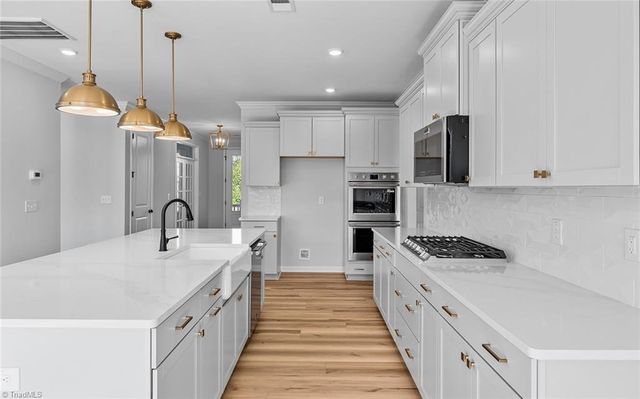 5504 Penguin Drive, Summerfield, NC 27358